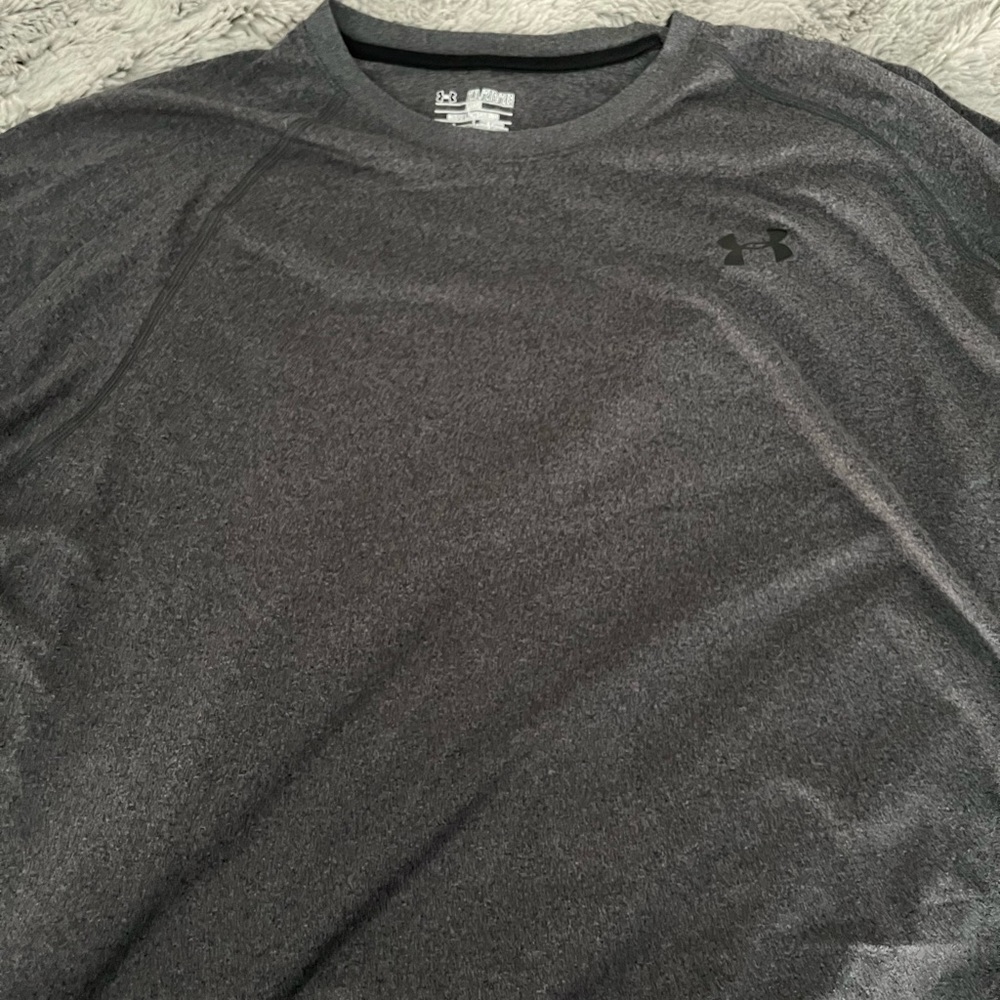 Under Armour mens Dri-fit short sleeve shirt. Size xxl